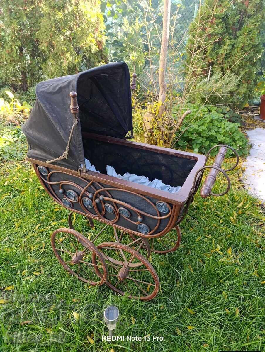 Vintage количка за кукли Vintage количка за кукли