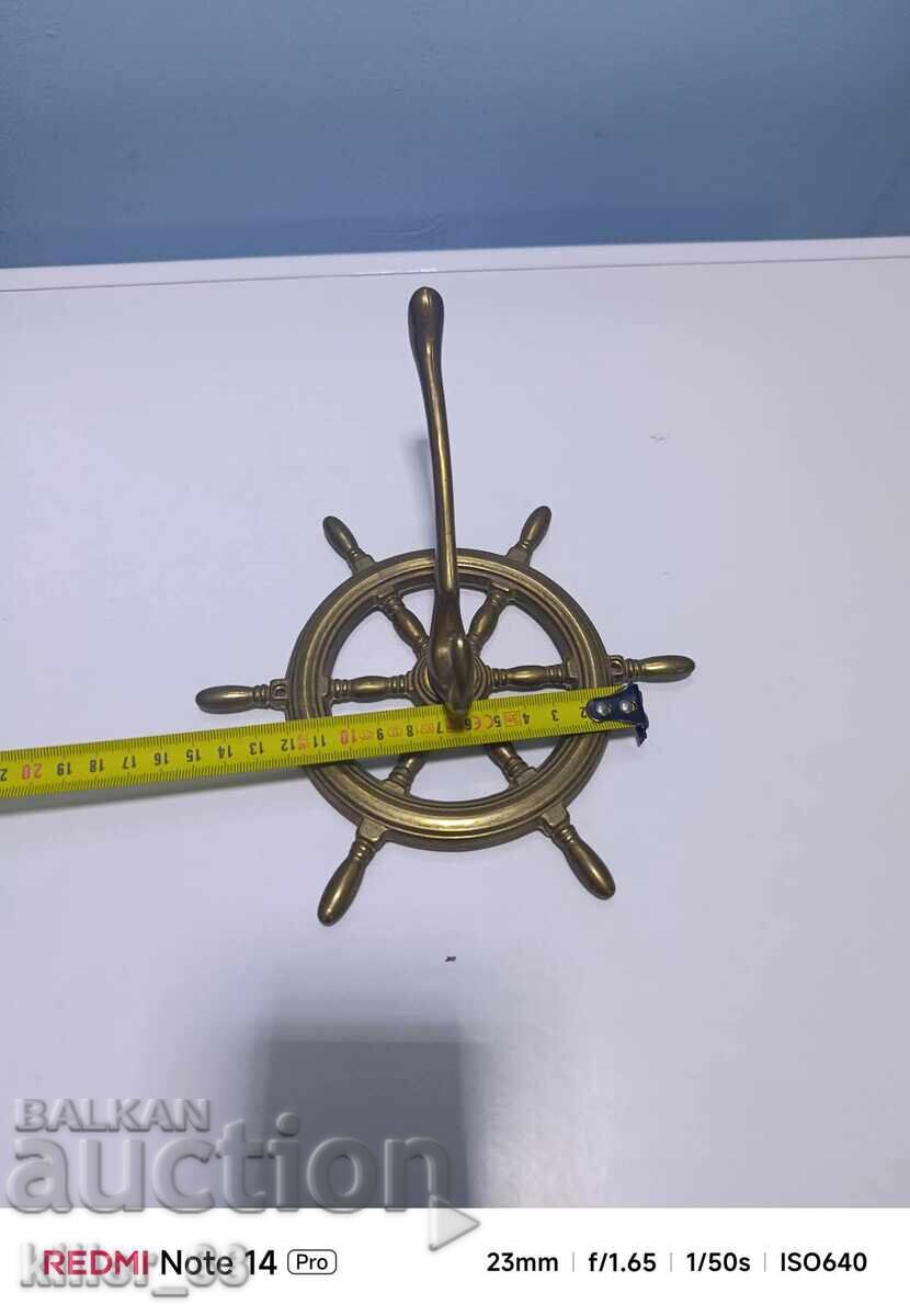 Umeraș vintage din bronz în formă de volan cu preț € 25.00 | 48.90 BGN