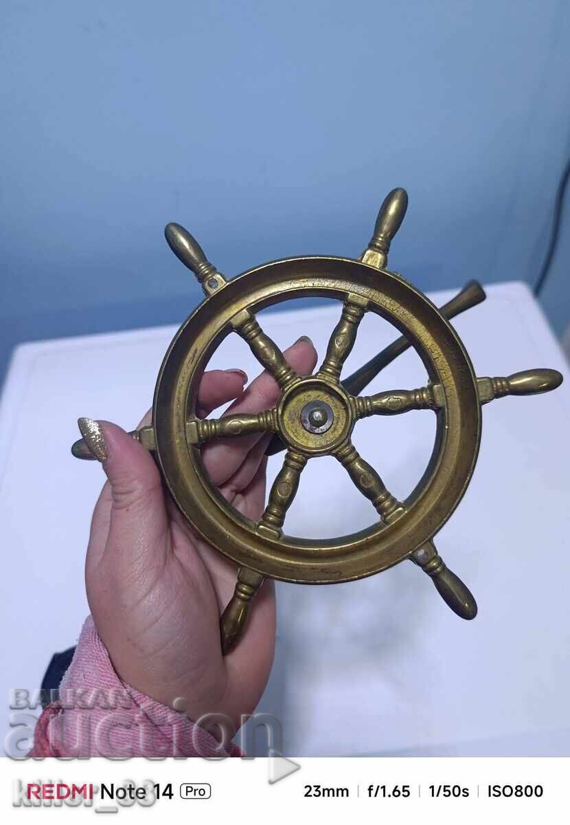 Umeraș vintage din bronz în formă de volan - 6