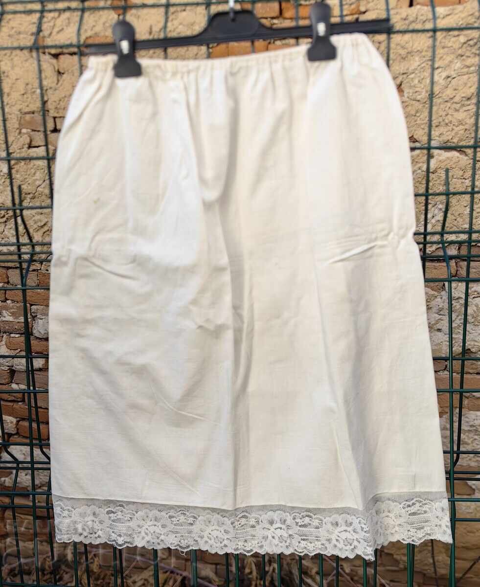 ФУСТА ПОЛА НОСИЯ с цена € 9.00 | 17.60 лв.