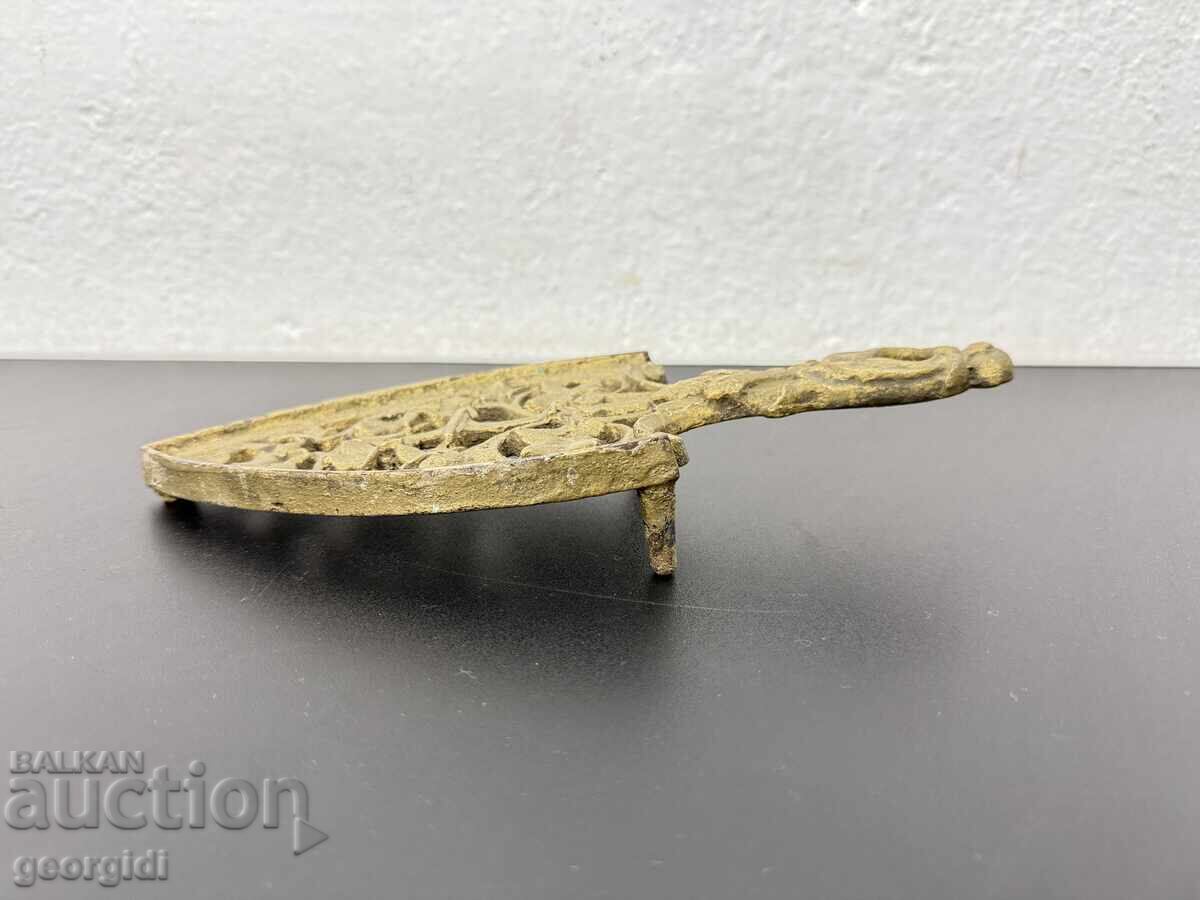 Ажурна поставка за ютия от чугун. №7821 - 5