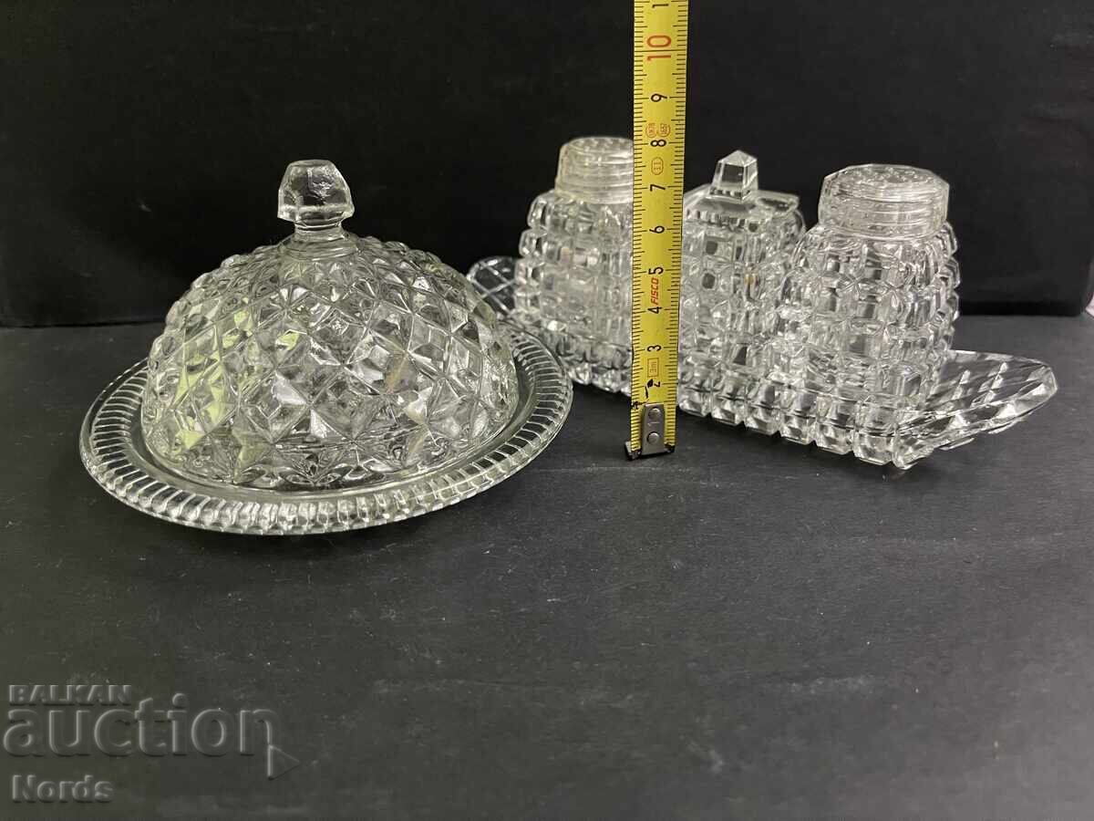 Glass lot of salt shakers - 6 Glass lot of salt shakers - 6