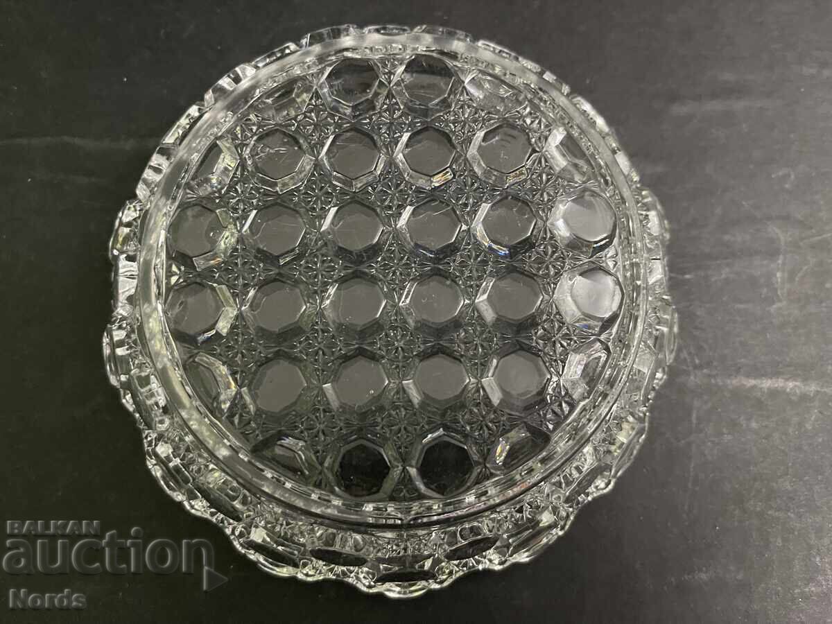 Аукцион Красива кристална чинийка за ядки