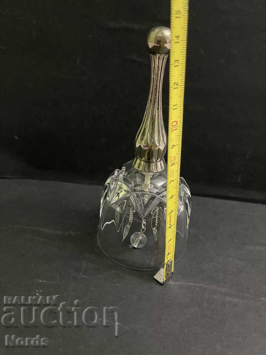 Доставка на Кристална камбанка с посребрена дръжка