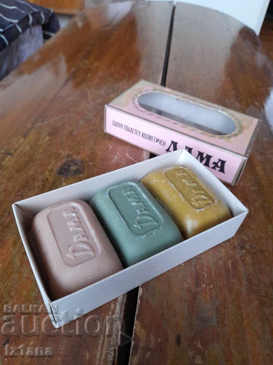 Стар сапун Дама с цена € 48.00 | 93.88 лв.