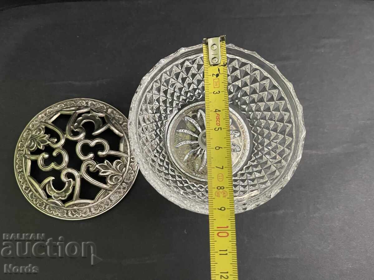 Όμορφο δοχείο σε βάση - 6 Όμορφο δοχείο σε βάση - 6