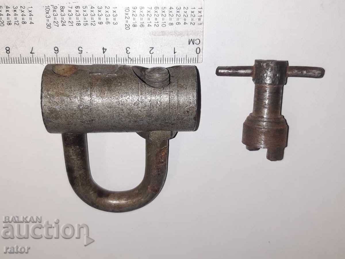 Licitație Lacăt vechi rar de colecție, cofăr