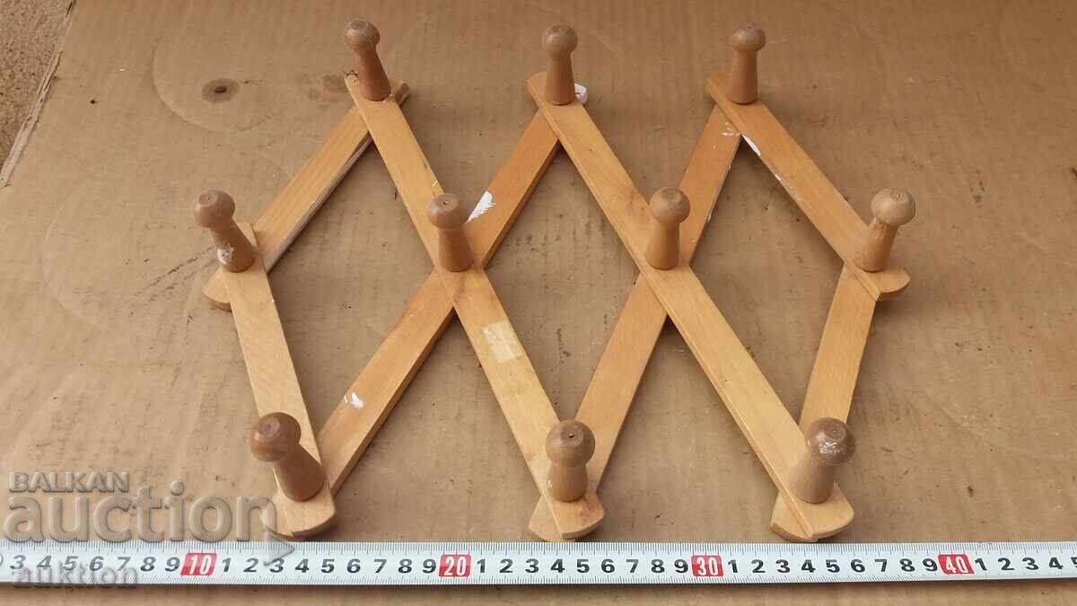 СТАРА СГЪВАЕМА ЗАКАЧАЛКА с цена € 2.99 | 5.85 лв. СТАРА СГЪВАЕМА ЗАКАЧАЛКА с цена € 2.99 | 5.85 лв.