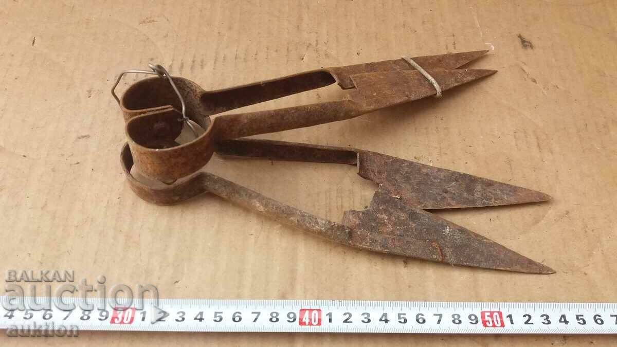 OLD SHEEP SHEARS - WROUGHT IRON with price € 1.99 | 3.89 BGN OLD SHEEP SHEARS - WROUGHT IRON with price € 1.99 | 3.89 BGN
