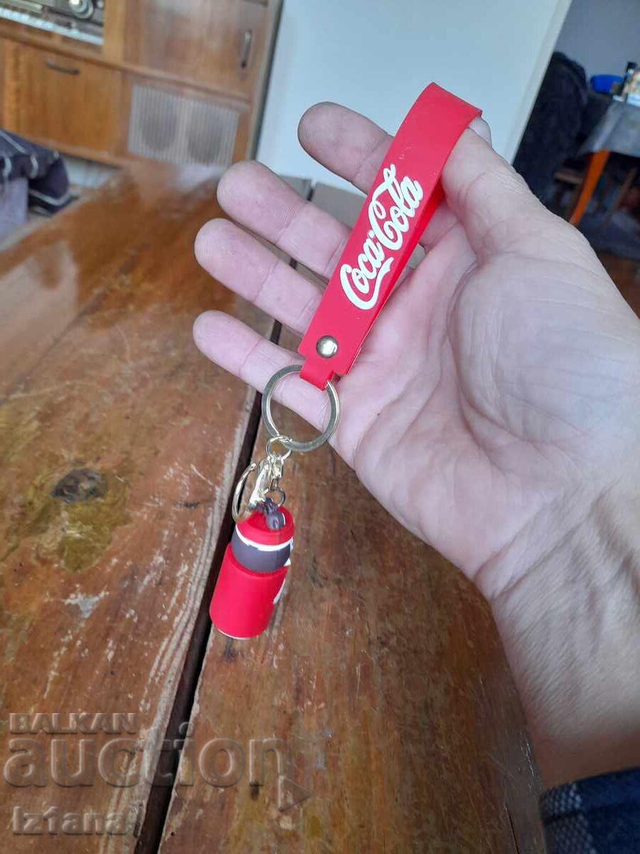 Breloc Coca Cola, Coca Cola cu preț € 20.00 | 39.12 BGN Breloc Coca Cola, Coca Cola cu preț € 20.00 | 39.12 BGN