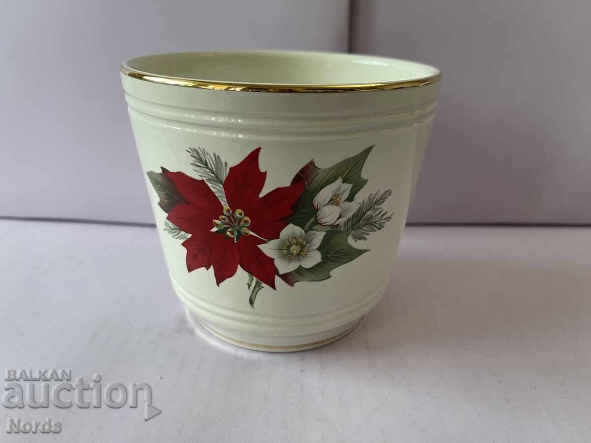 Порцеланова кашпа Порцеланова кашпа