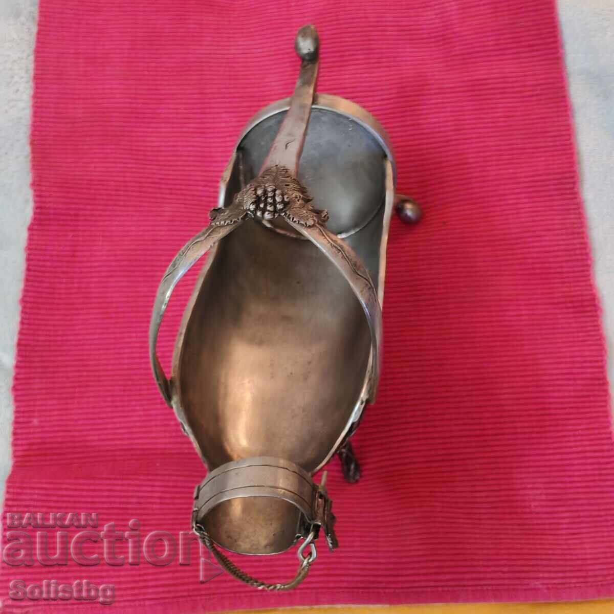 Αντίκα μεταλλική βάση για μπουκάλι κρασιού, Γερμανία με τιμή € 65.00 | 127.13 BGN Αντίκα μεταλλική βάση για μπουκάλι κρασιού, Γερμανία με τιμή € 65.00 | 127.13 BGN