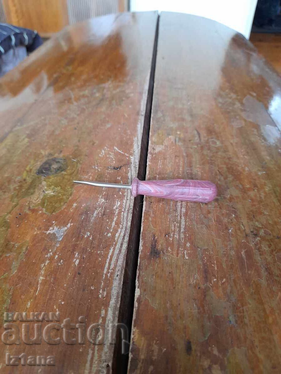 An old screwdriver An old screwdriver