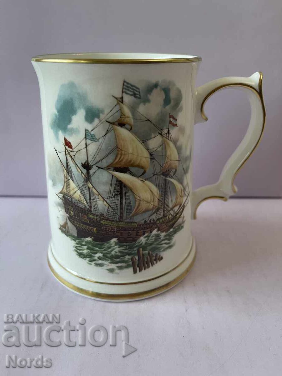 Английска порцеланова халба Английска порцеланова халба