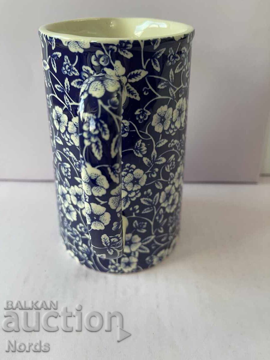 Английска порцеланова кана с цена € 0.01 | 0.02 лв.