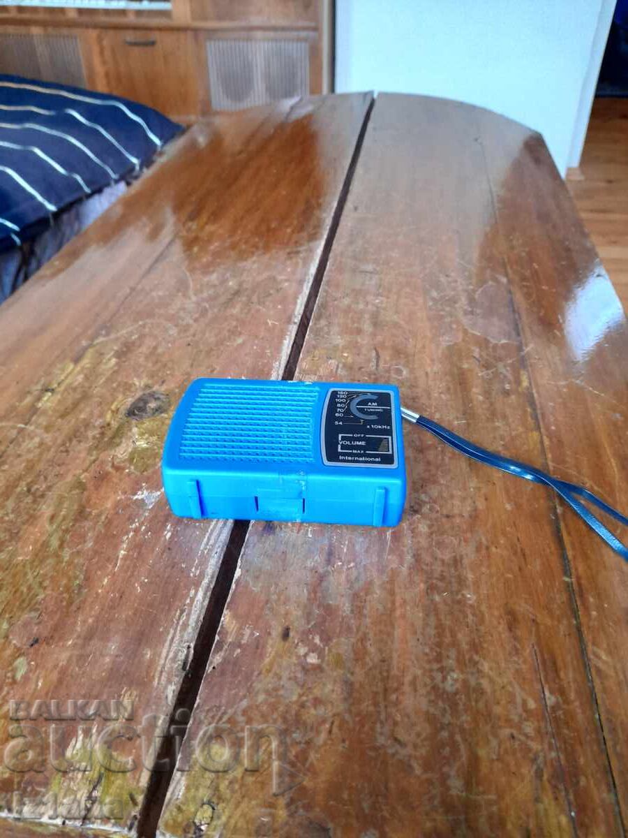 Old radio, International radio receiver