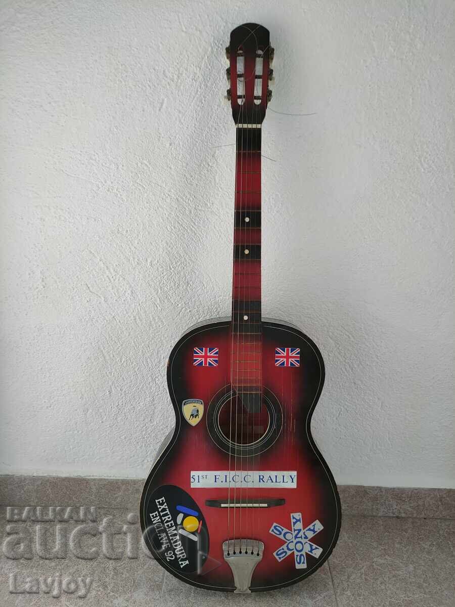 Old Bulgarian Guitar Kremona Kazanlak with price € 50.00 | 97.79 BGN