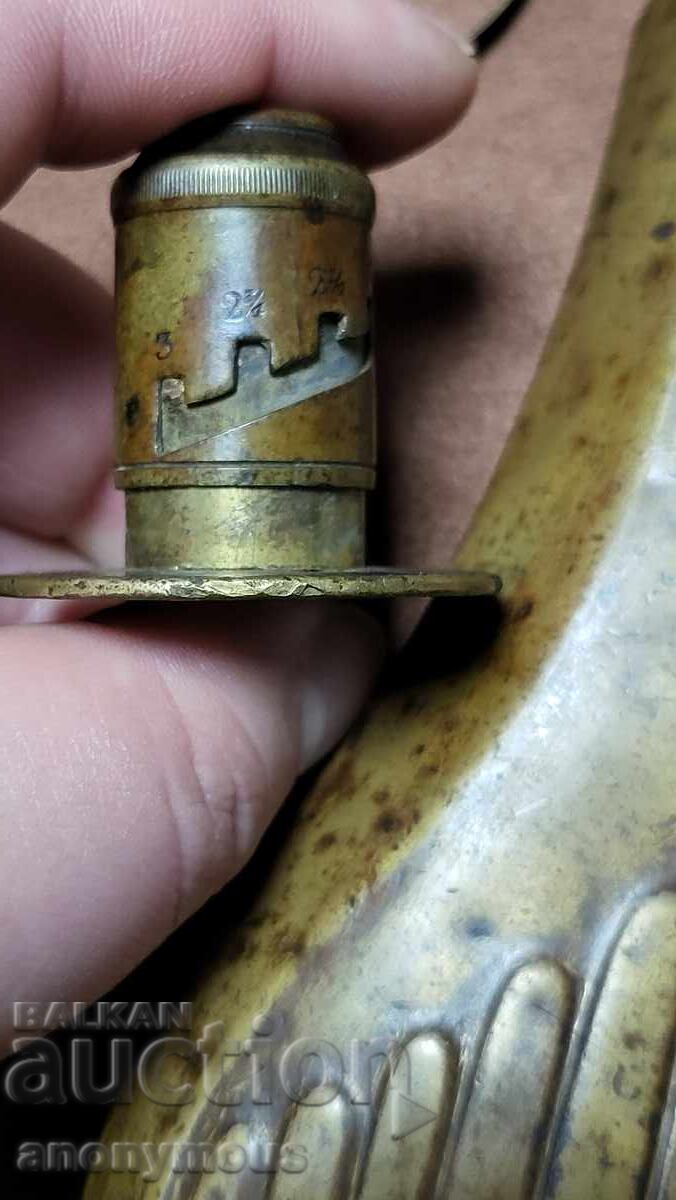 Delivery of Brass old powder flask, powder horn