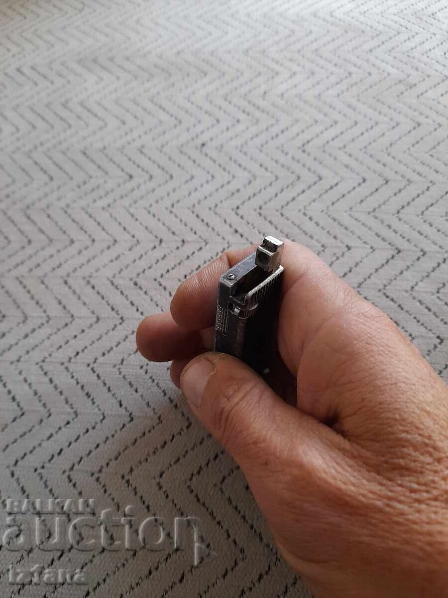 Ένας παλιός αναπτήρας - 5