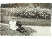 СТАРА СНИМКА ДЕЦА ОТ Г. ОРЯХОВИЦА НА ПОЧИВКА В ХИСАРЯ Е758