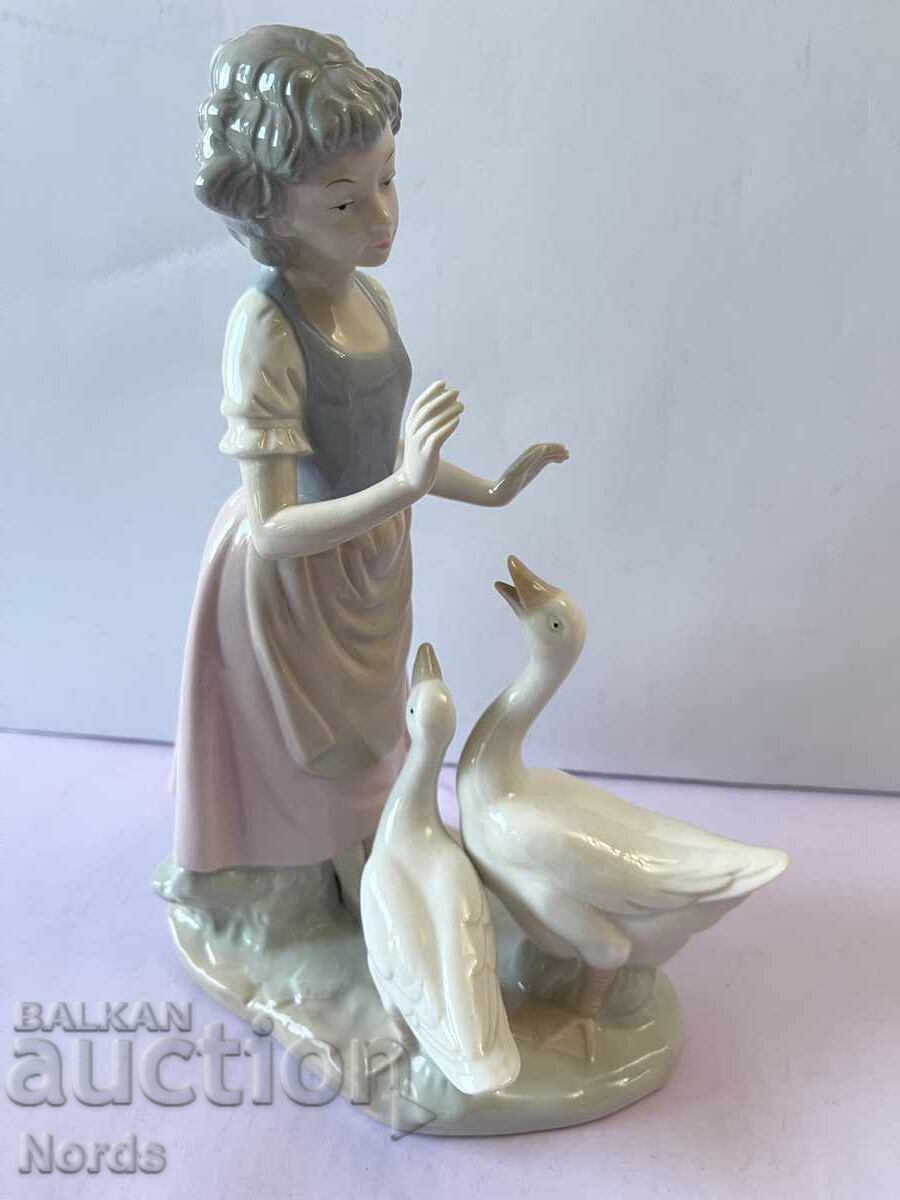 Ένα όμορφο πορσελάνινο ειδώλιο - 5