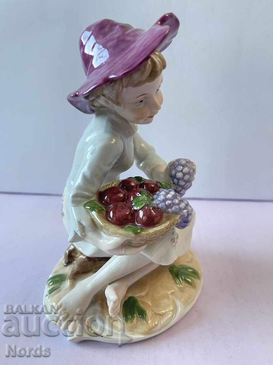 Ένα όμορφο πορσελάνινο ειδώλιο με τιμή € 0.01 | 0.02 BGN