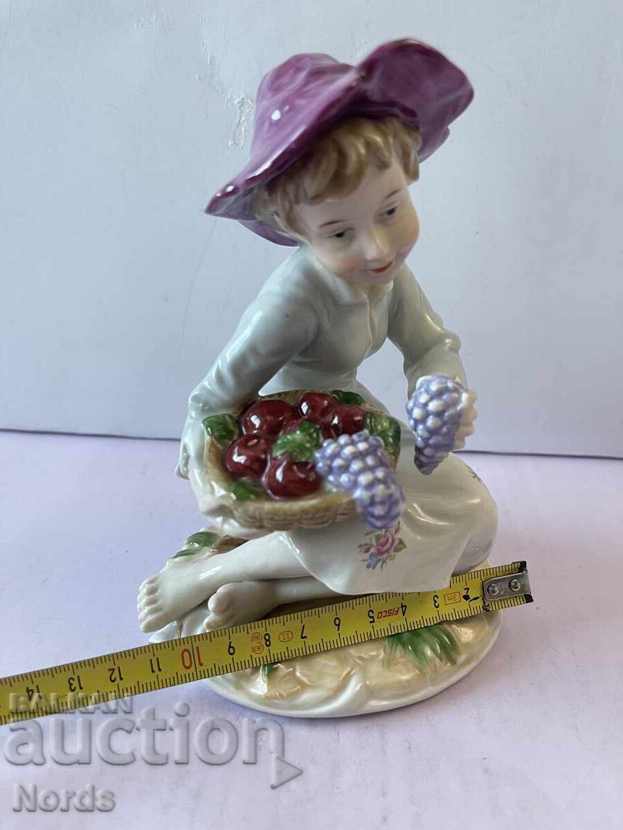 Ένα όμορφο πορσελάνινο ειδώλιο - 6