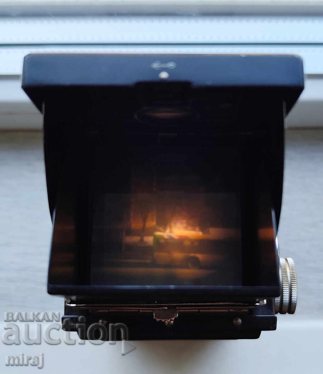 Аукцион Reflekta II ранен немски средноформатен TLR фотоапарат Аукцион Reflekta II ранен немски средноформатен TLR фотоапарат