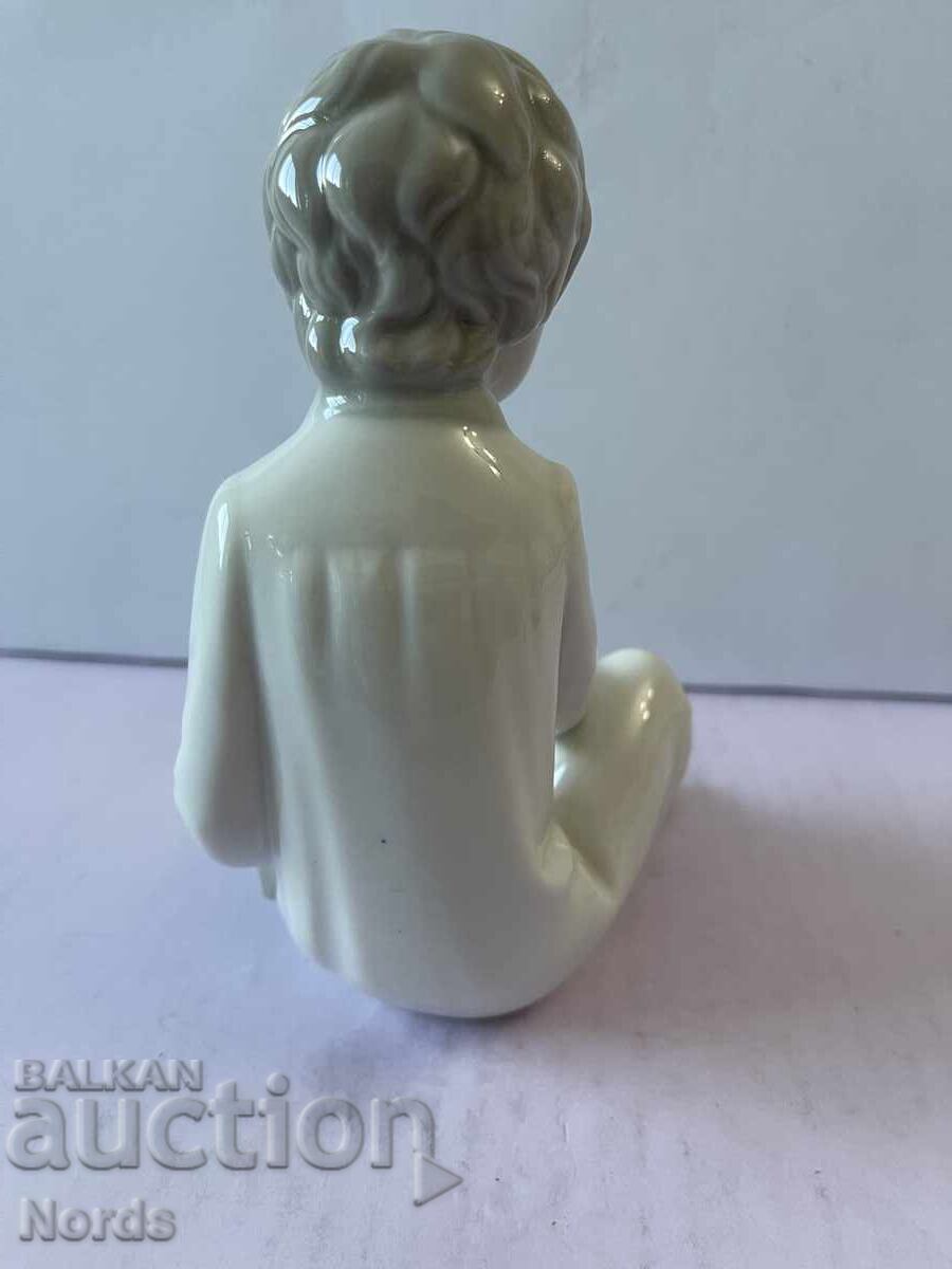 Licitație Frumoasă figurină spaniolă Licitație Frumoasă figurină spaniolă