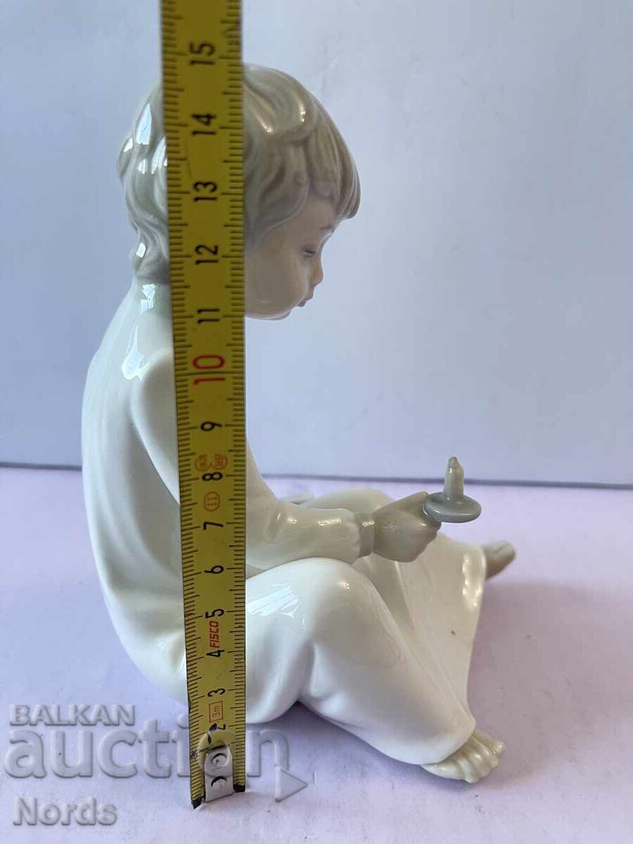 Livrarea Frumoasă figurină spaniolă Livrarea Frumoasă figurină spaniolă