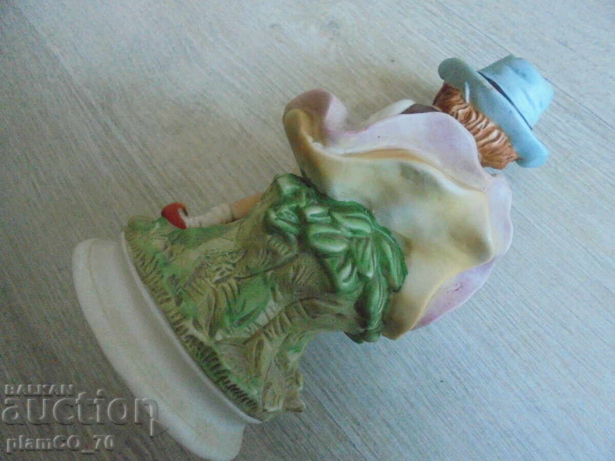 Доставка на №*8429 Винтидж порцеланова фигурка – Момиче с цветя