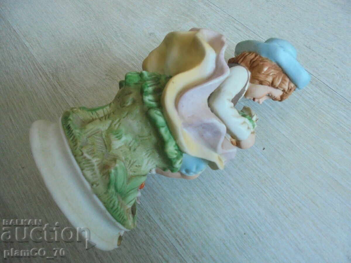 №*8429 Винтидж порцеланова фигурка – Момиче с цветя - 5