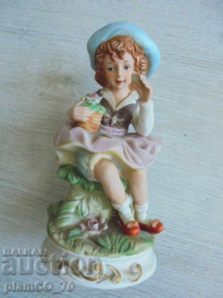№*8429 Винтидж порцеланова фигурка – Момиче с цветя - 6