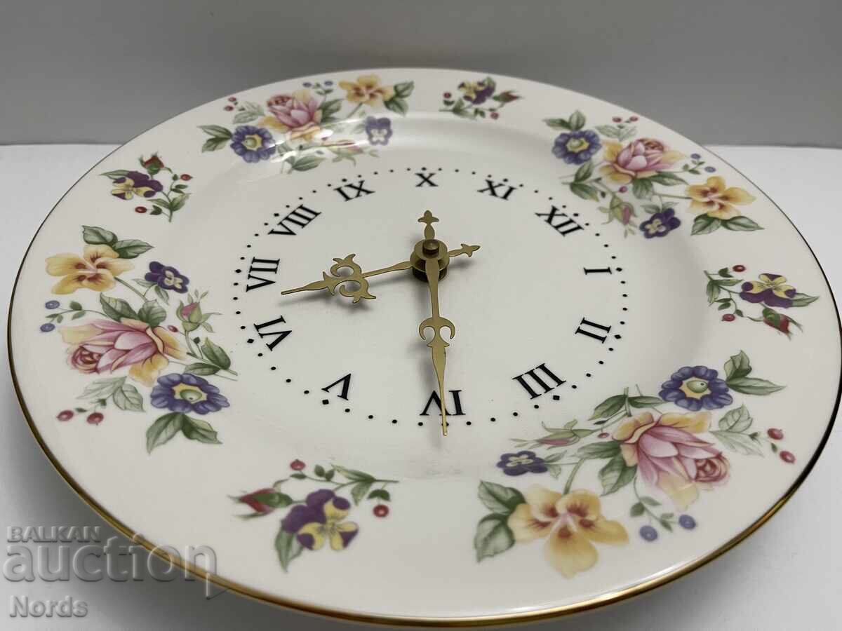 Farfurie ceas din porțelan englezesc cu preț € 2.50 | 4.89 BGN Farfurie ceas din porțelan englezesc cu preț € 2.50 | 4.89 BGN
