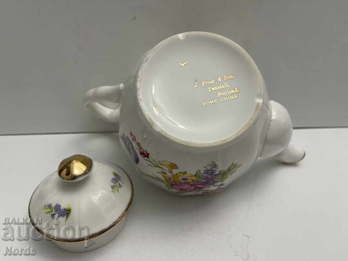 Доставка на Английски порцеланов чайник Доставка на Английски порцеланов чайник