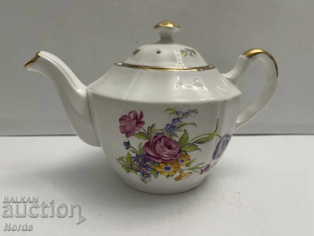Английски порцеланов чайник Английски порцеланов чайник