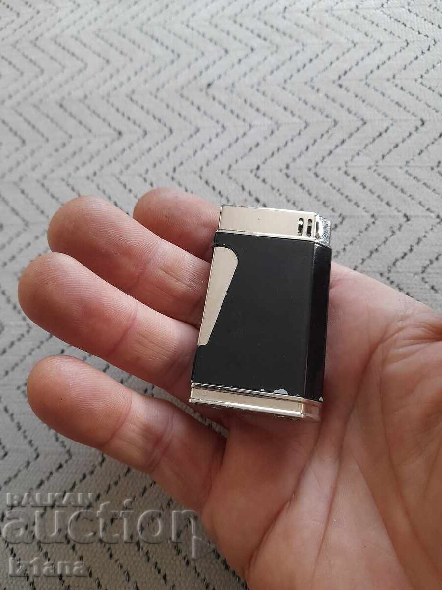 Livrarea Brichetă veche Cowboy VW Livrarea Brichetă veche Cowboy VW