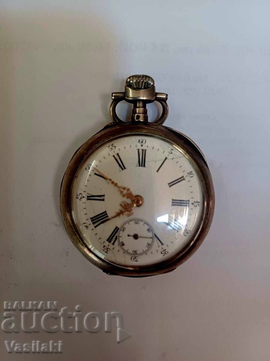 Стар сребърен часовник Стар сребърен часовник