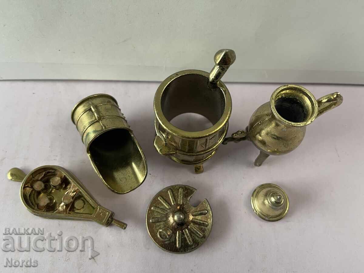 Livrarea Miniaturi din alamă Livrarea Miniaturi din alamă