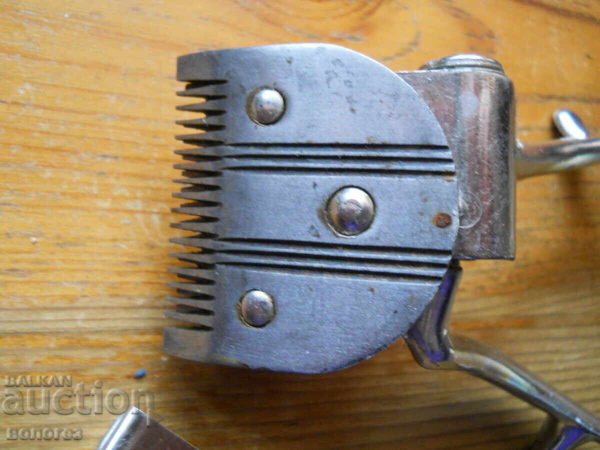 Livrarea Mașină de tuns vintage - URSS