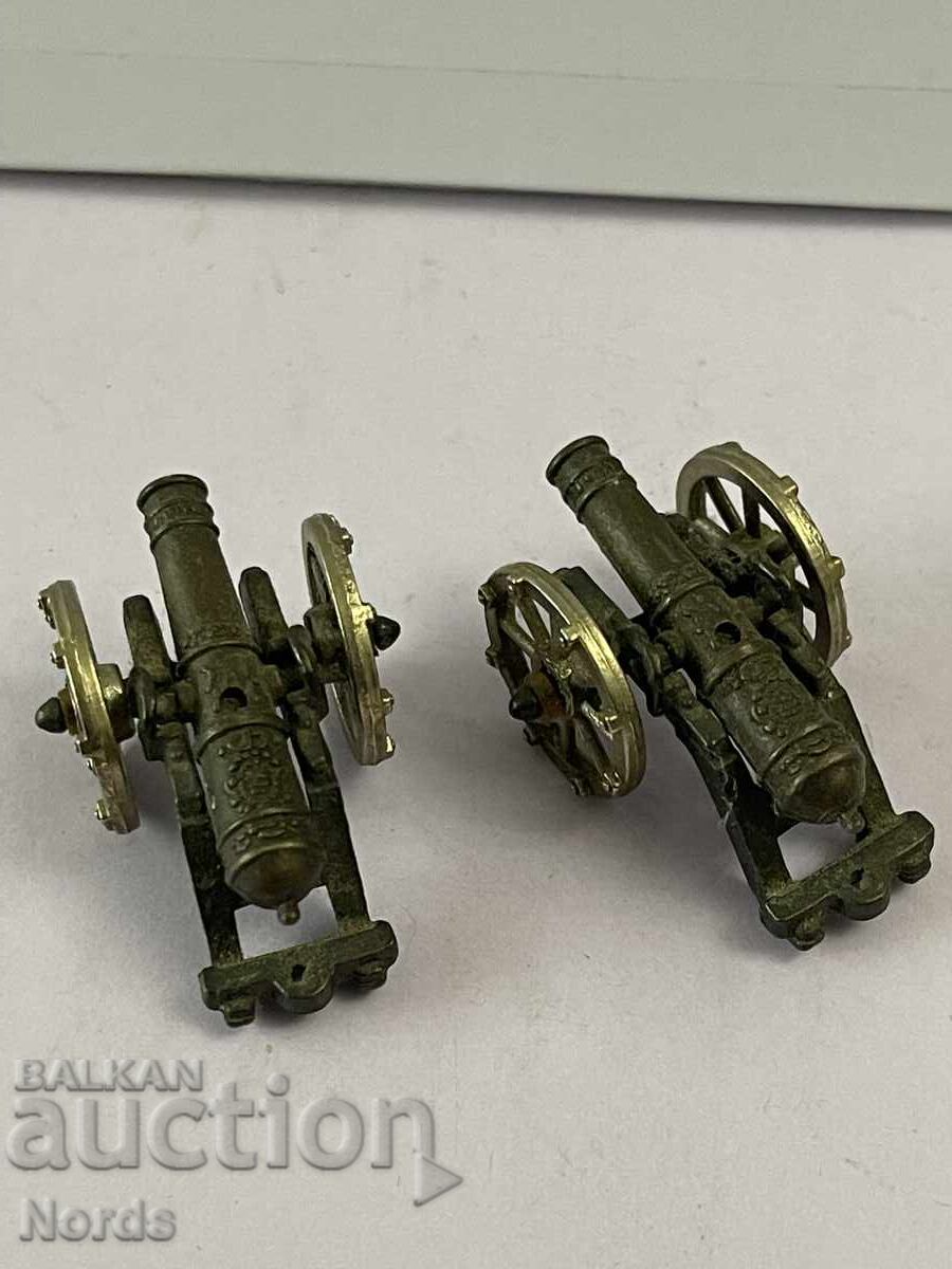 Licitație Tunuri din alamă Licitație Tunuri din alamă