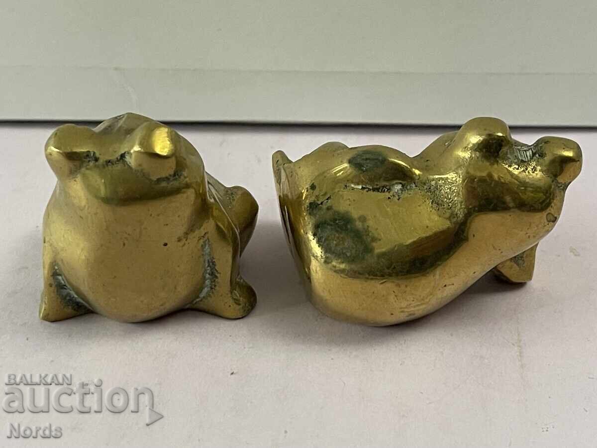 Доставка на Месингови жабки Доставка на Месингови жабки