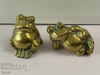 Месингови жабки