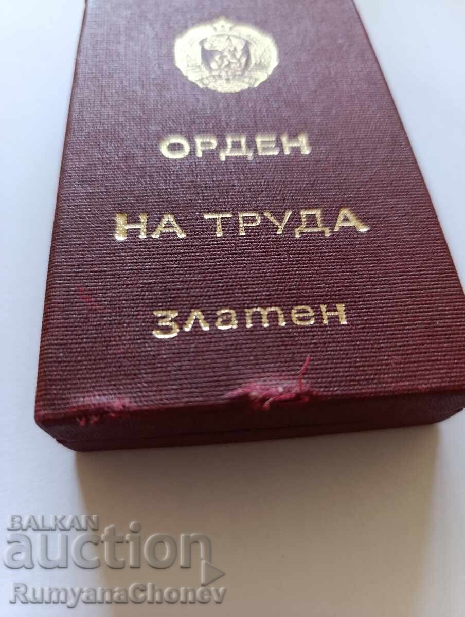 Доставка на Орден на Труда - златен