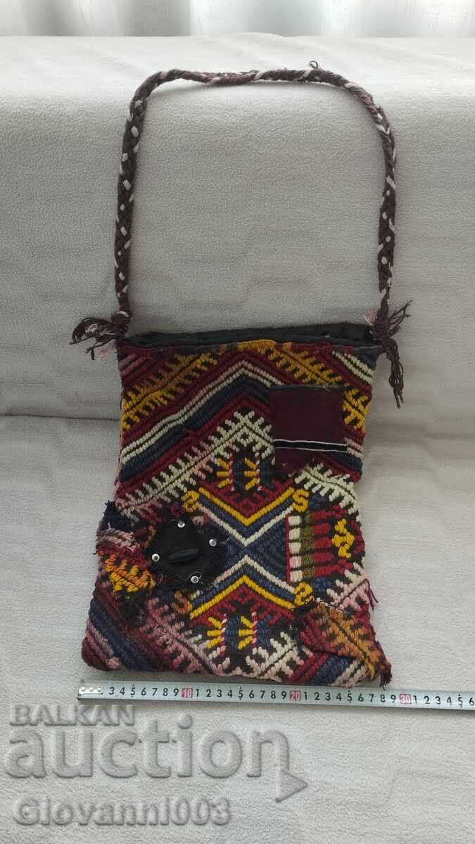 Licitație Geantă veche, lucrată manual