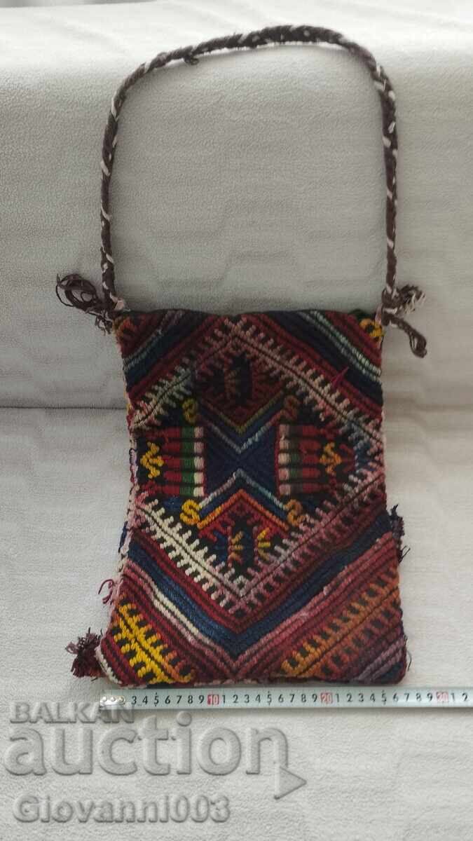 Livrarea Geantă veche, lucrată manual