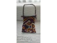 Geantă veche, lucrată manual