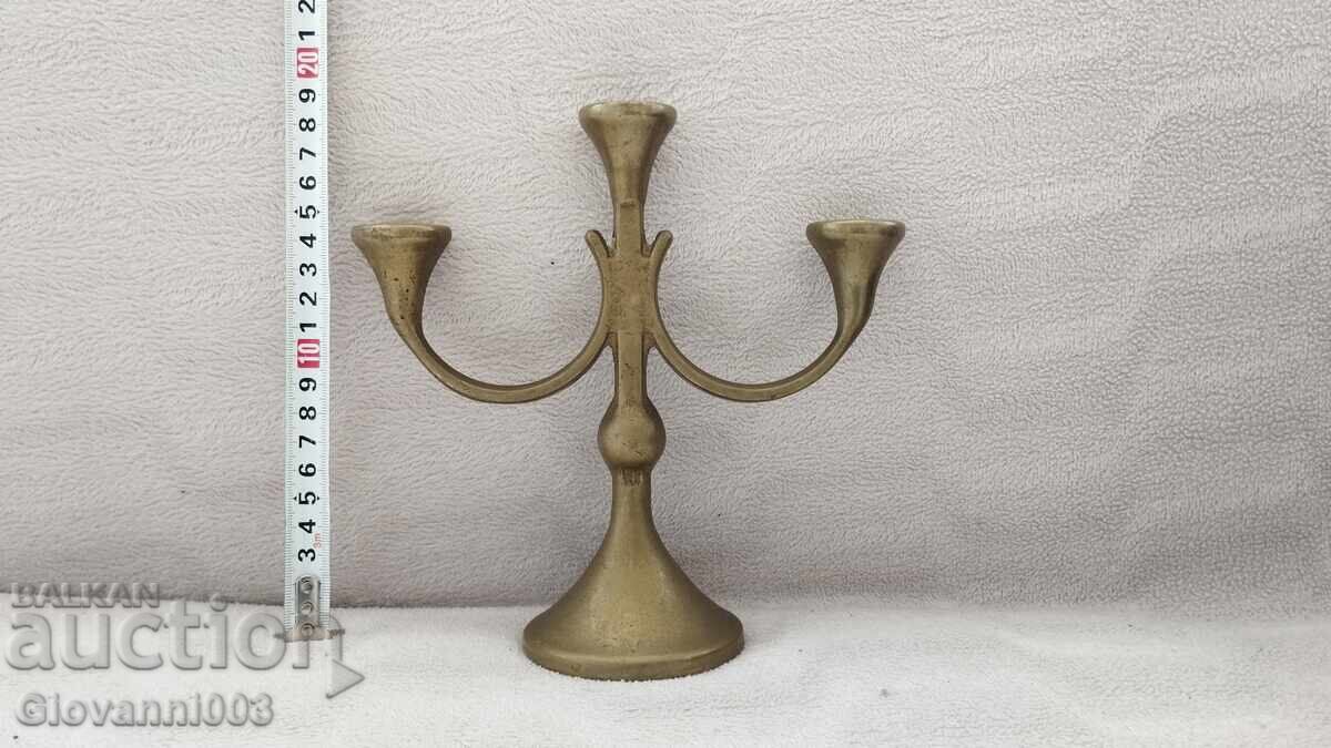 Χάλκινο κηροπήγιο