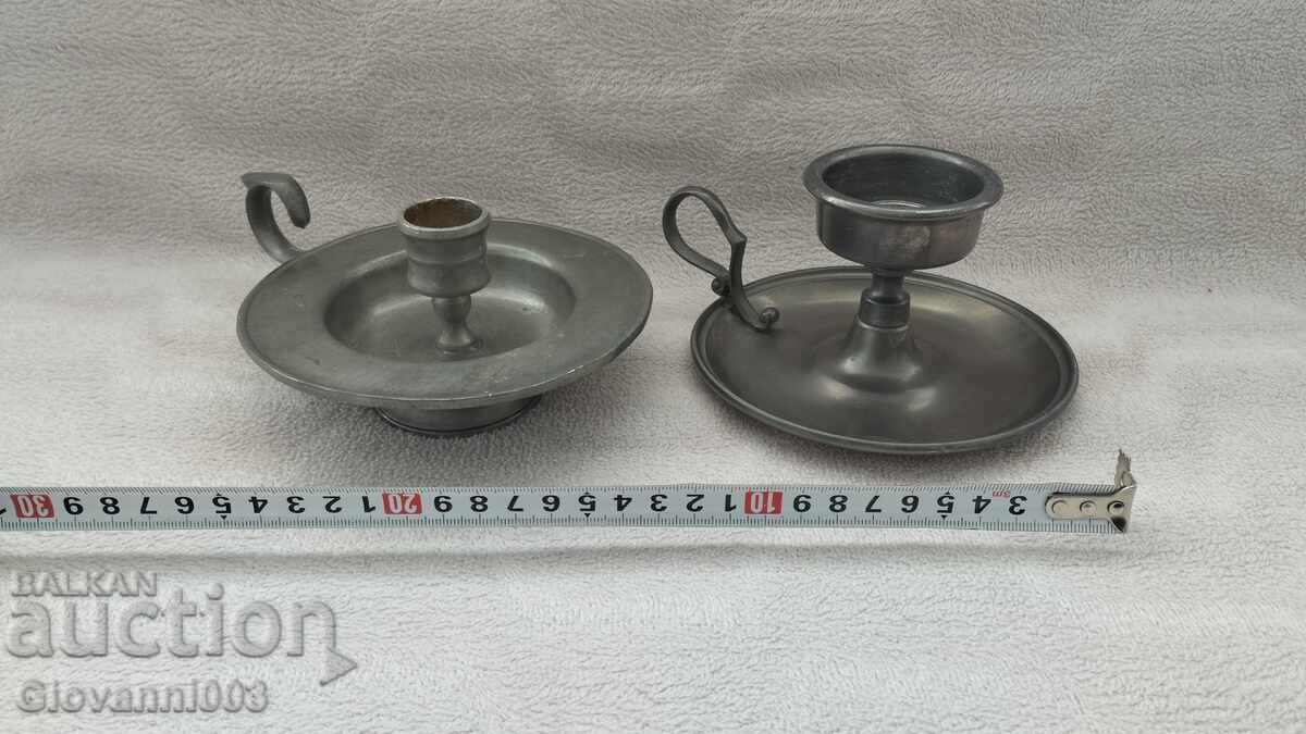 Δύο κηροπήγια με λαβές