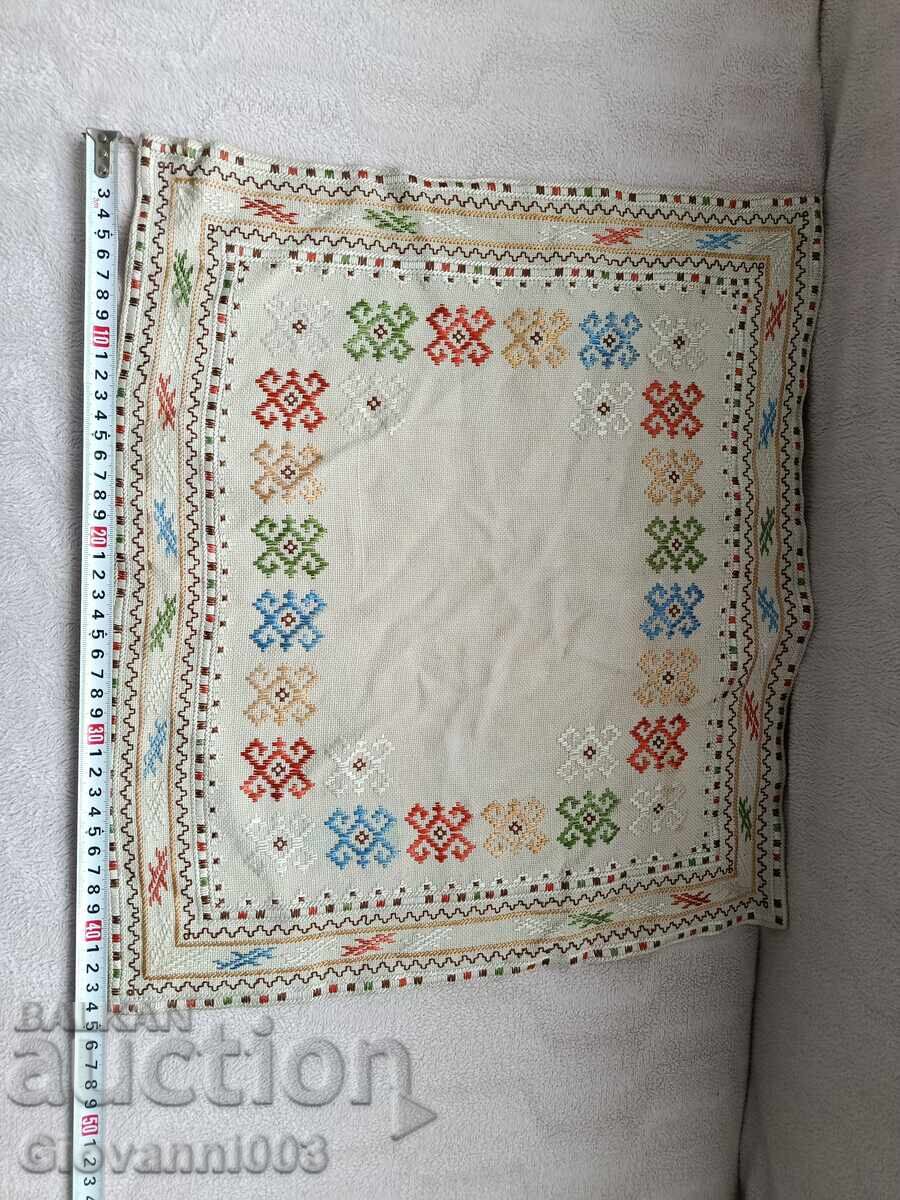 Pătrat brodat cu preț € 27.00 | 52.81 BGN